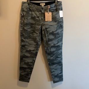 Tummy control women’s pants